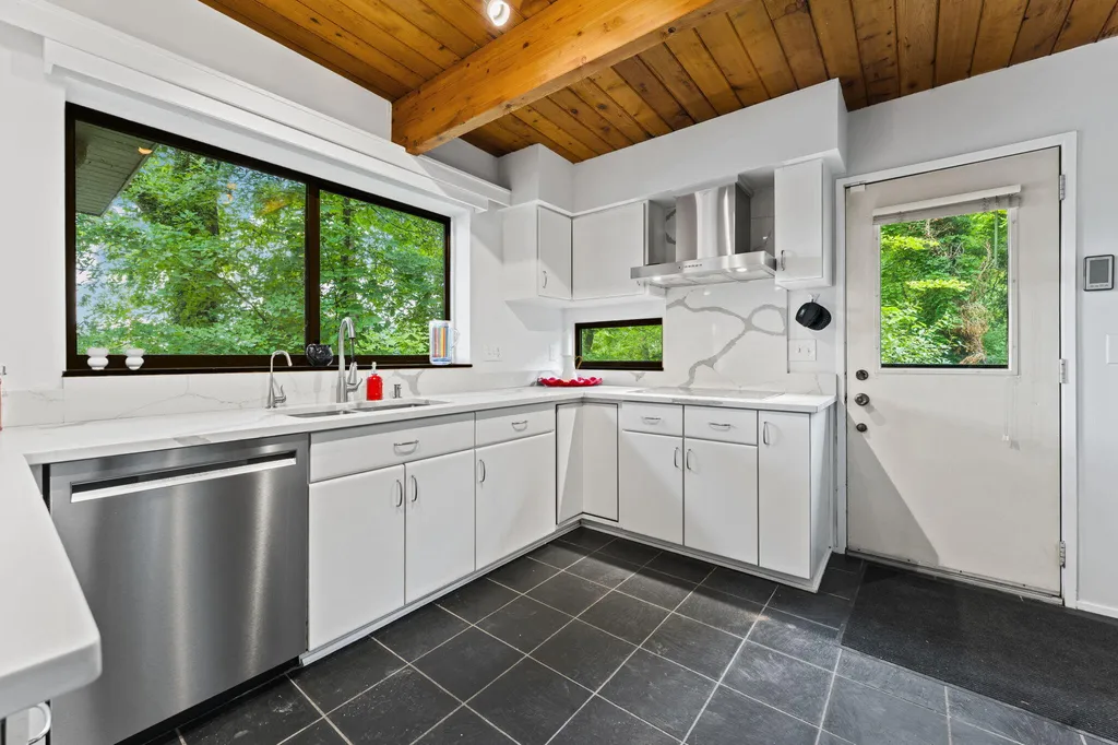 3595 E Huron River Drive Ann Arbor City MI 48104