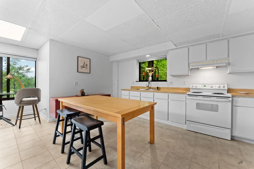 3595 E Huron River Drive Ann Arbor City MI 48104