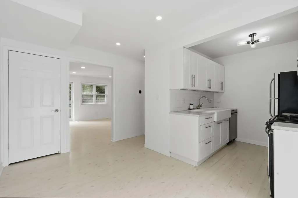 45197 Kensington Street Utica City MI 48317
