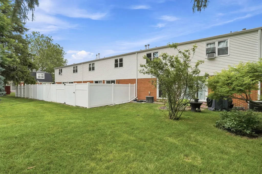 45197 Kensington Street Utica City MI 48317