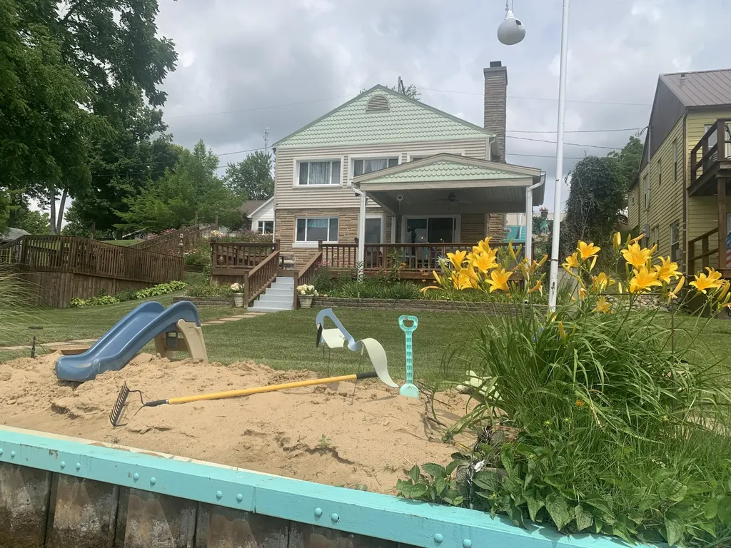 6109 Cole Drive Jefferson Township MI 49266