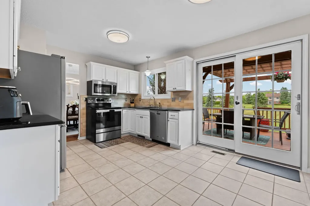 9128 Meadow View Lane York Charter Township MI 48176