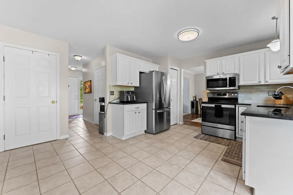 9128 Meadow View Lane York Charter Township MI 48176