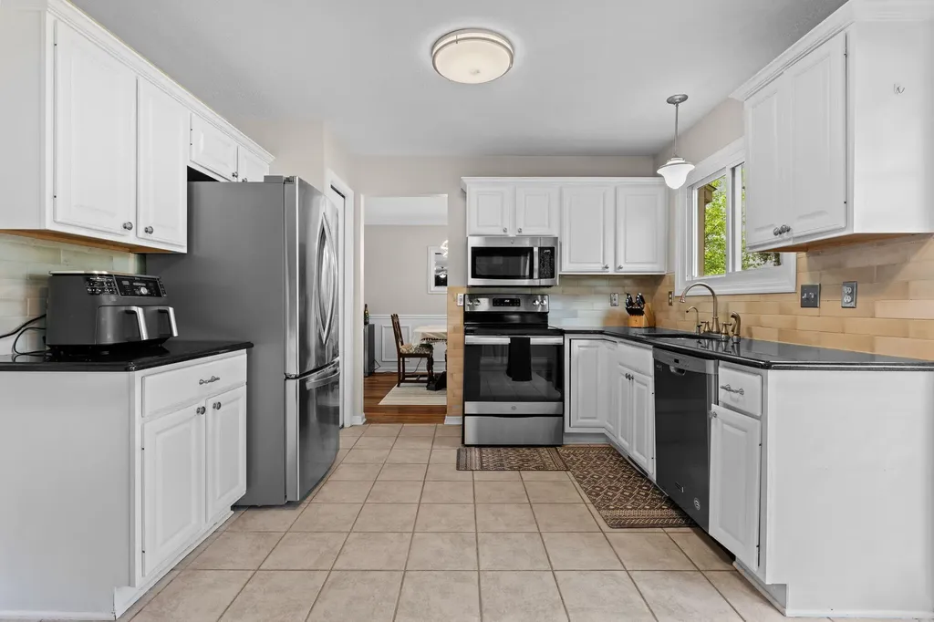 9128 Meadow View Lane York Charter Township MI 48176
