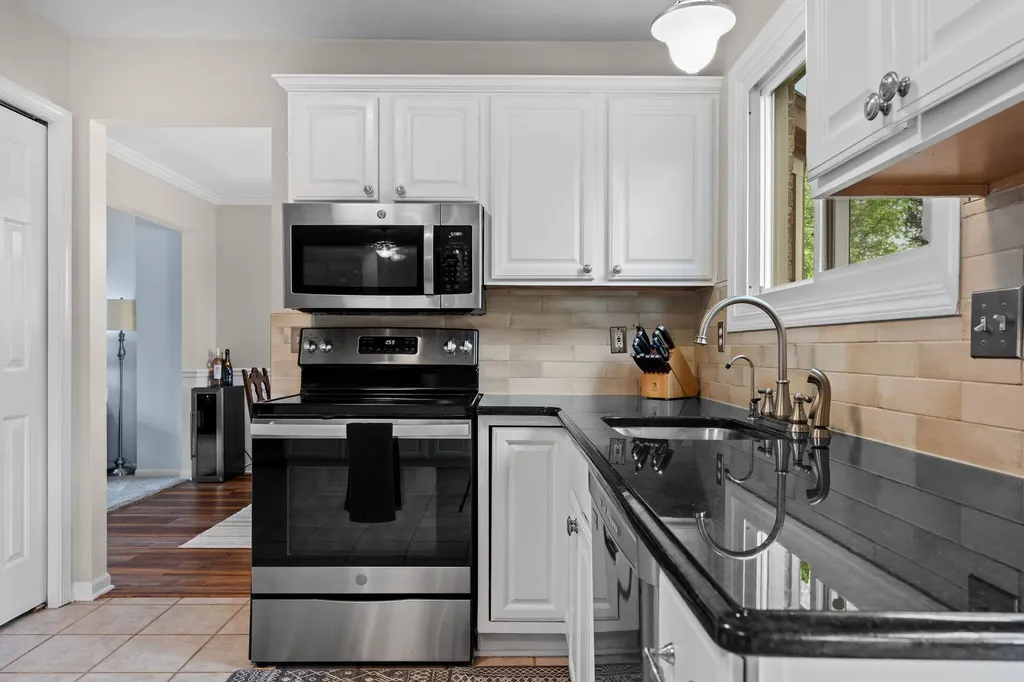 9128 Meadow View Lane York Charter Township MI 48176
