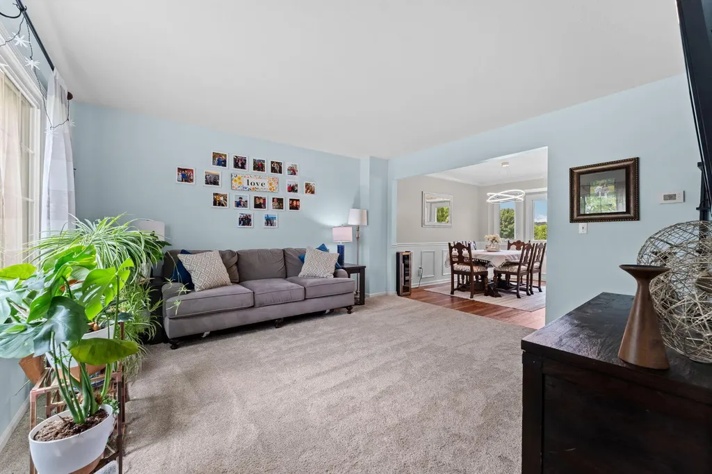 9128 Meadow View Lane York Charter Township MI 48176