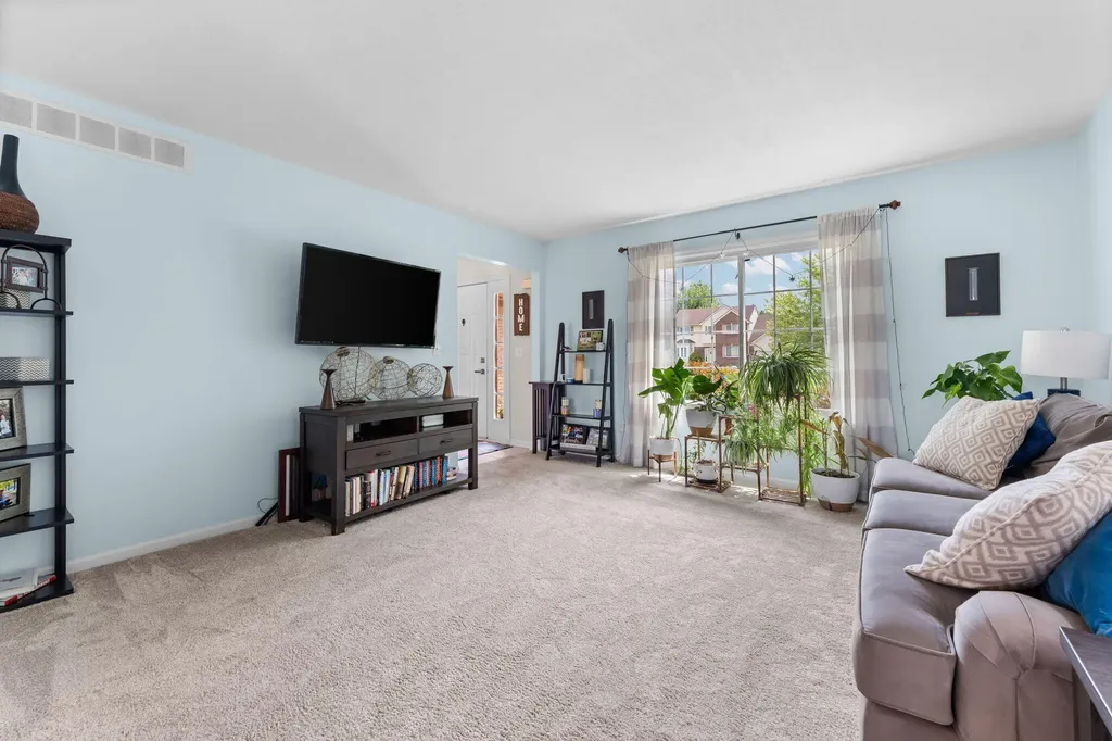 9128 Meadow View Lane York Charter Township MI 48176