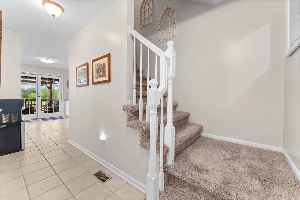 9128 Meadow View Lane York Charter Township MI 48176