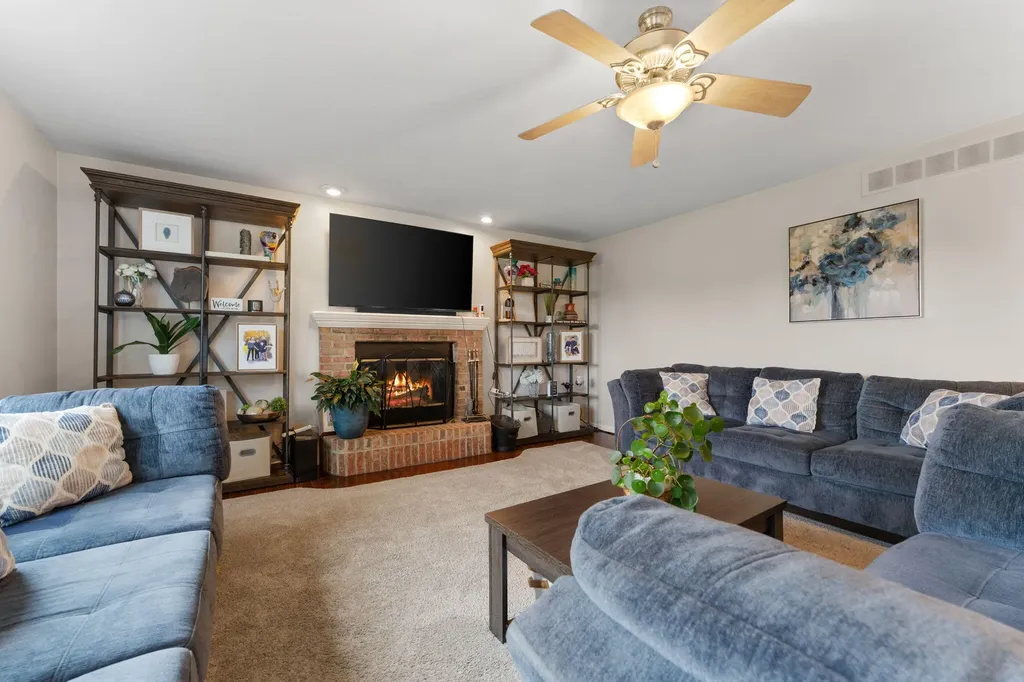9128 Meadow View Lane York Charter Township MI 48176