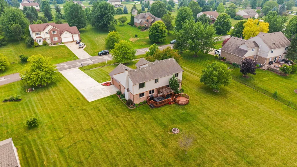 9128 Meadow View Lane York Charter Township MI 48176