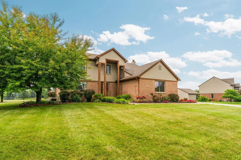 9128 Meadow View Lane York Charter Township MI 48176