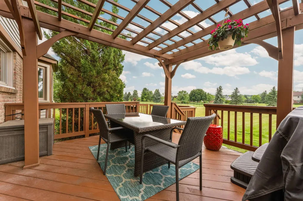 9128 Meadow View Lane York Charter Township MI 48176
