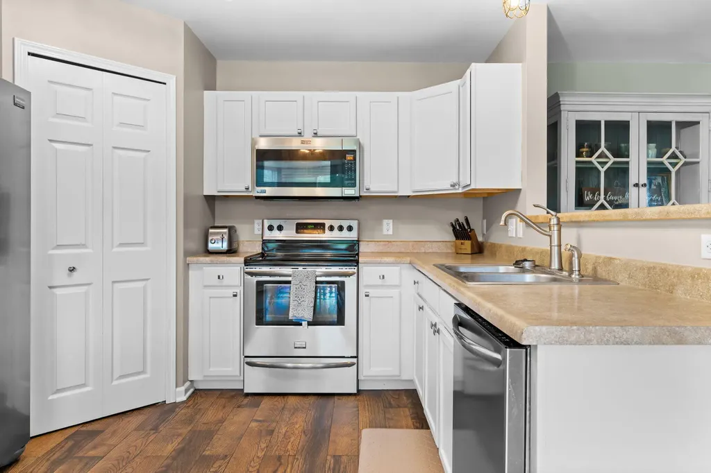 28820 Apple Blossom Drive Huron Charter Township MI 48134