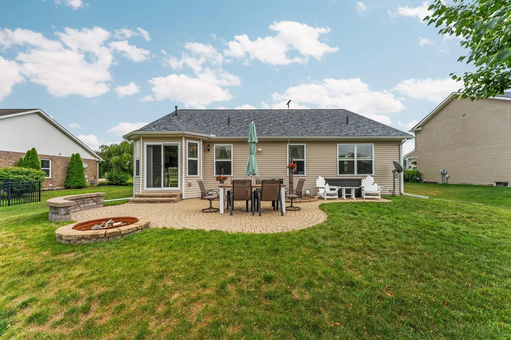 28820 Apple Blossom Drive Huron Charter Township MI 48134