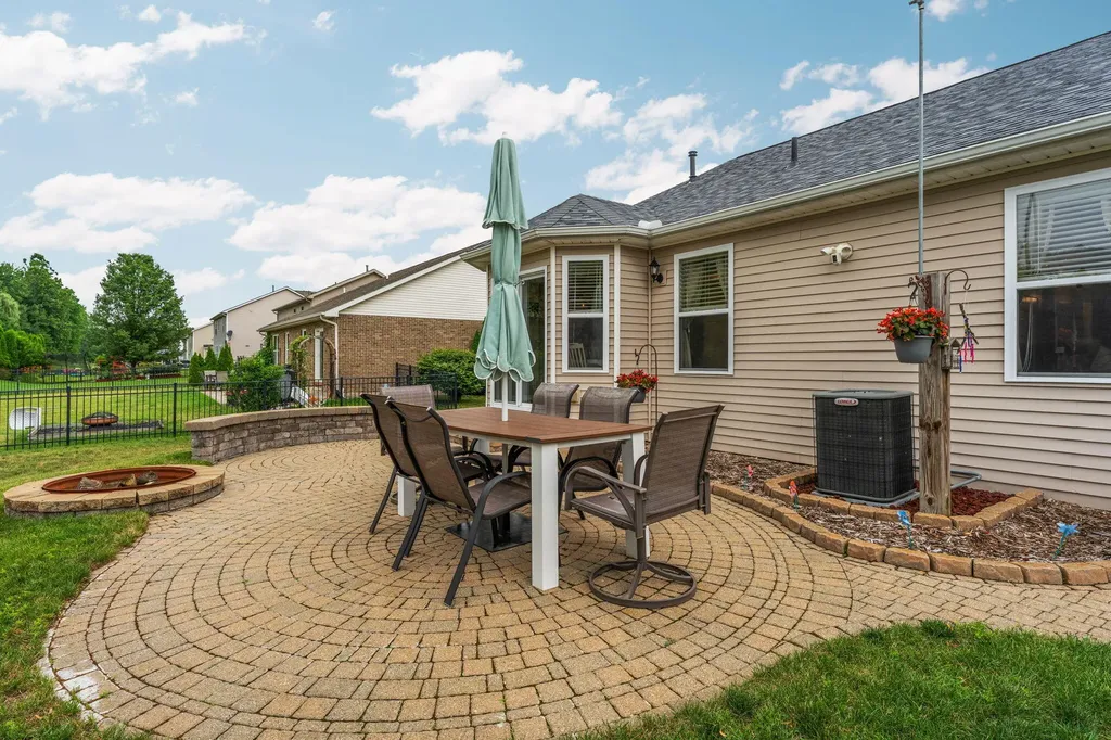 28820 Apple Blossom Drive Huron Charter Township MI 48134