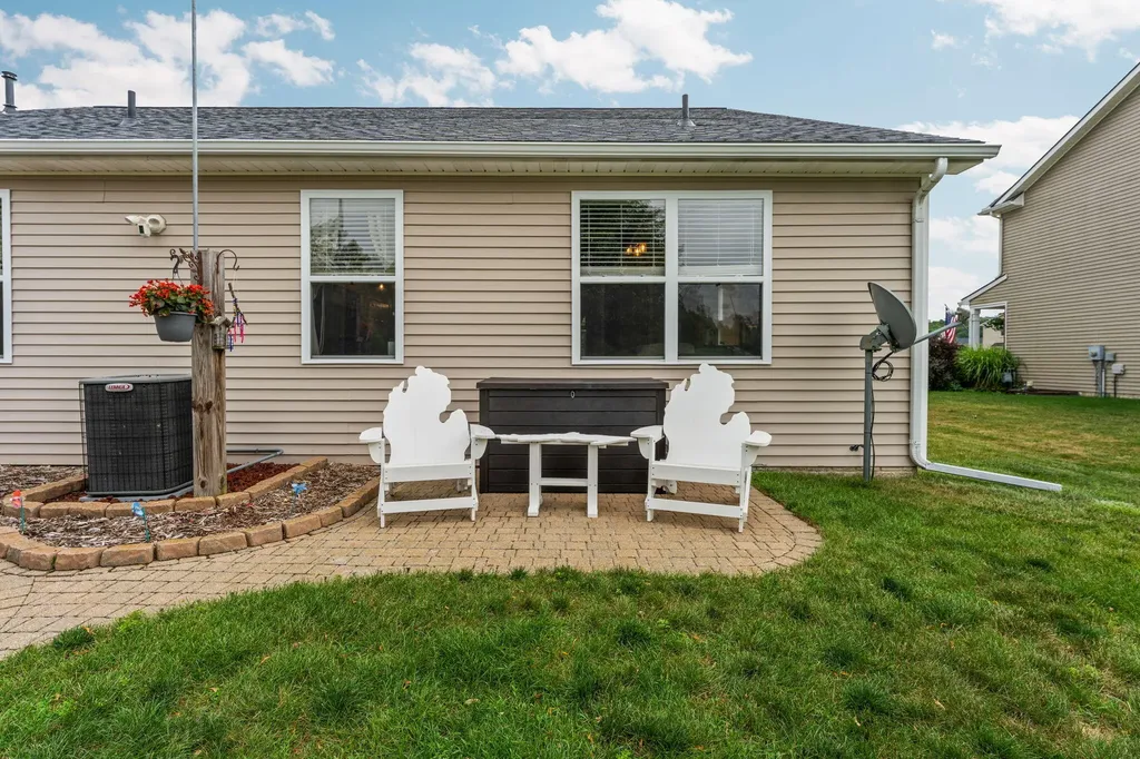 28820 Apple Blossom Drive Huron Charter Township MI 48134