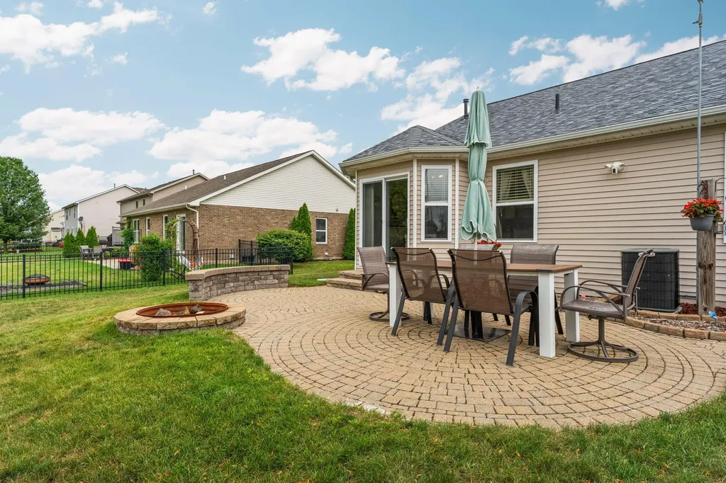 28820 Apple Blossom Drive Huron Charter Township MI 48134