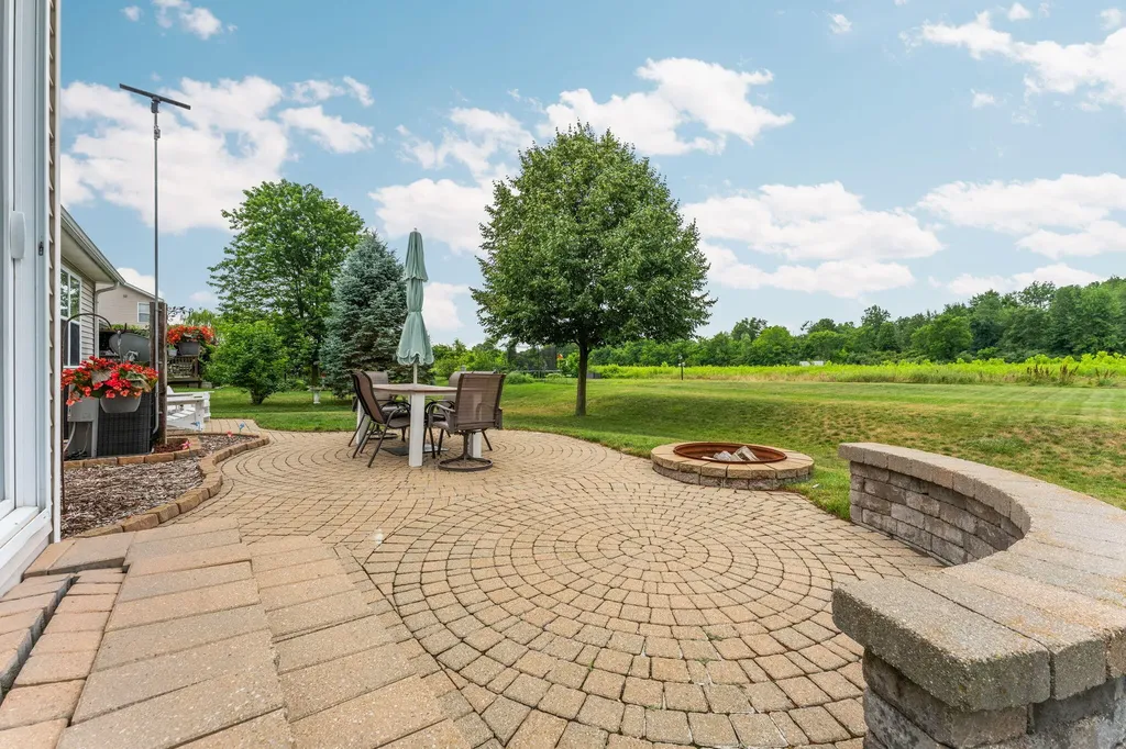 28820 Apple Blossom Drive Huron Charter Township MI 48134