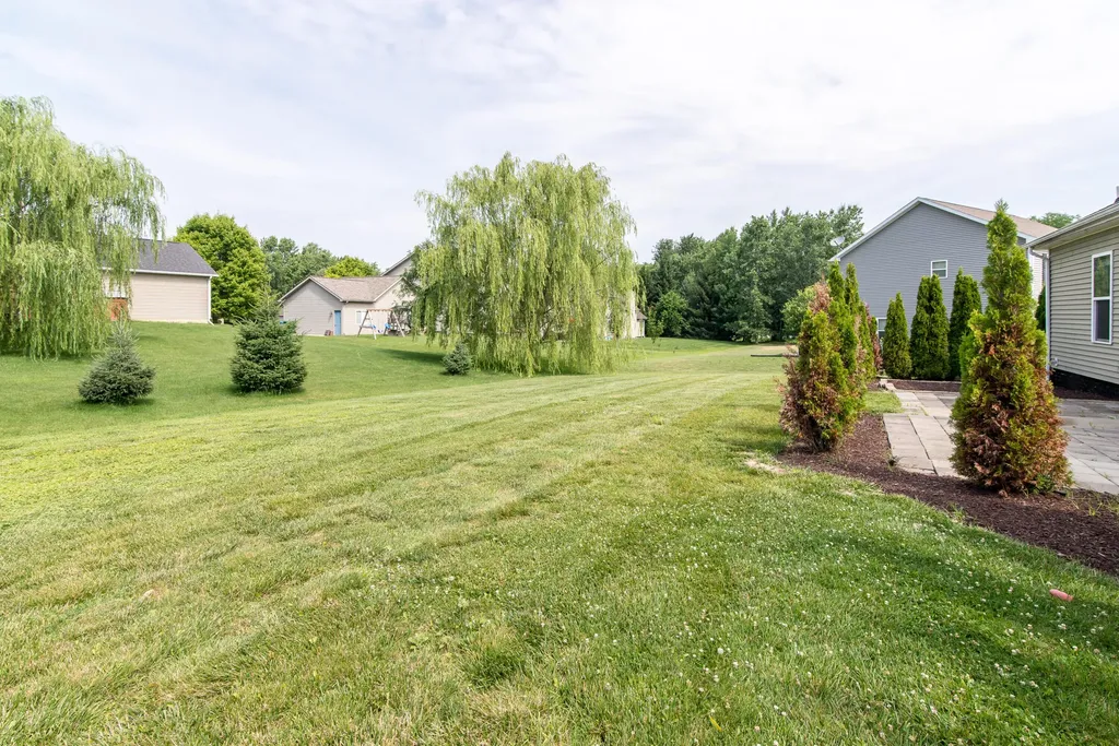 1473 Brigadoon Walled Lake City MI 48390