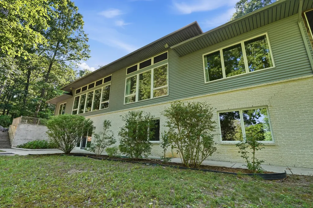 7544 Lake Hollow Court Webster Township MI 48130
