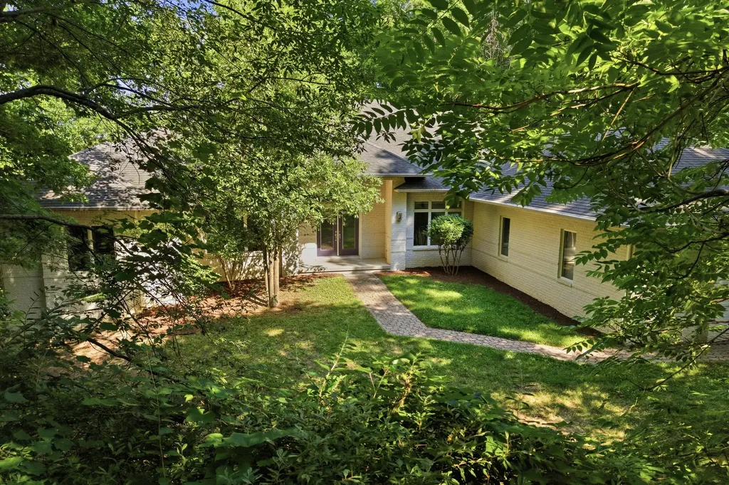 7544 Lake Hollow Court Webster Township MI 48130