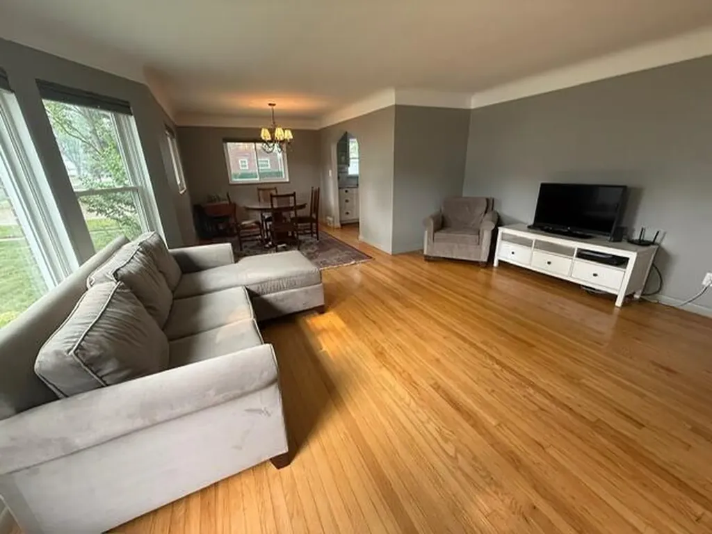 31180 E Rutland Street Beverly Hills Village MI 48025