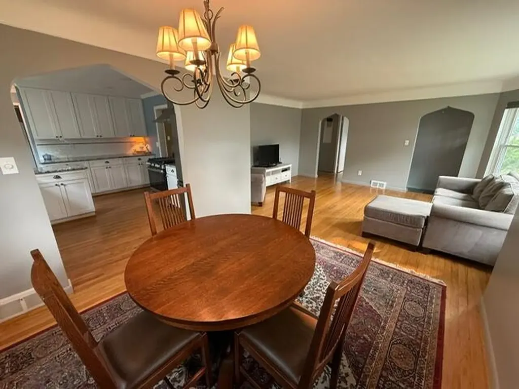 31180 E Rutland Street Beverly Hills Village MI 48025