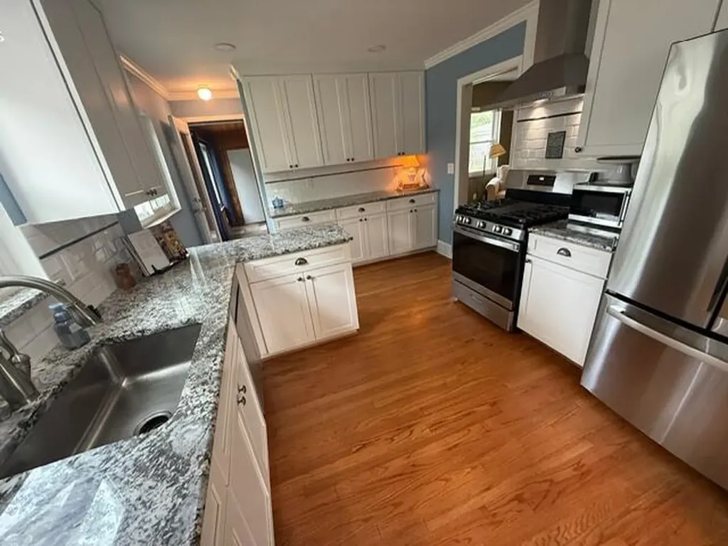 31180 E Rutland Street Beverly Hills Village MI 48025