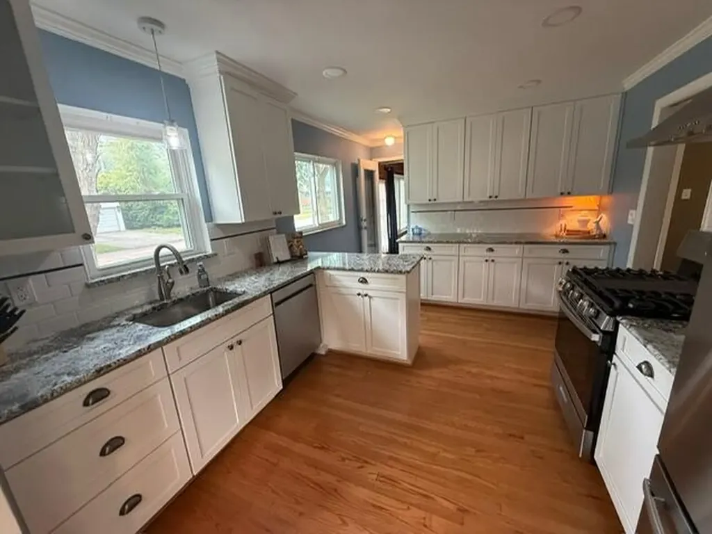 31180 E Rutland Street Beverly Hills Village MI 48025