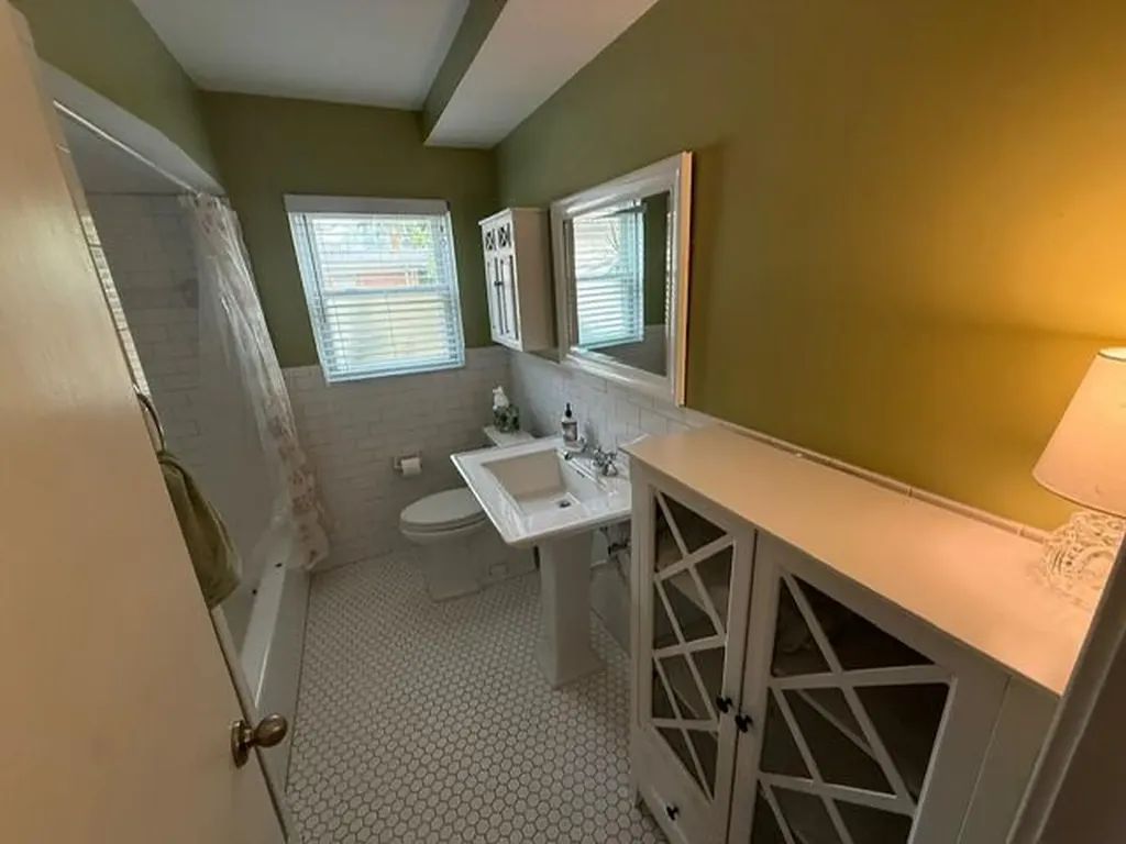 31180 E Rutland Street Beverly Hills Village MI 48025