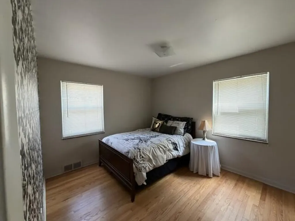 31180 E Rutland Street Beverly Hills Village MI 48025