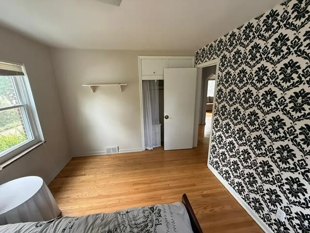 31180 E Rutland Street Beverly Hills Village MI 48025