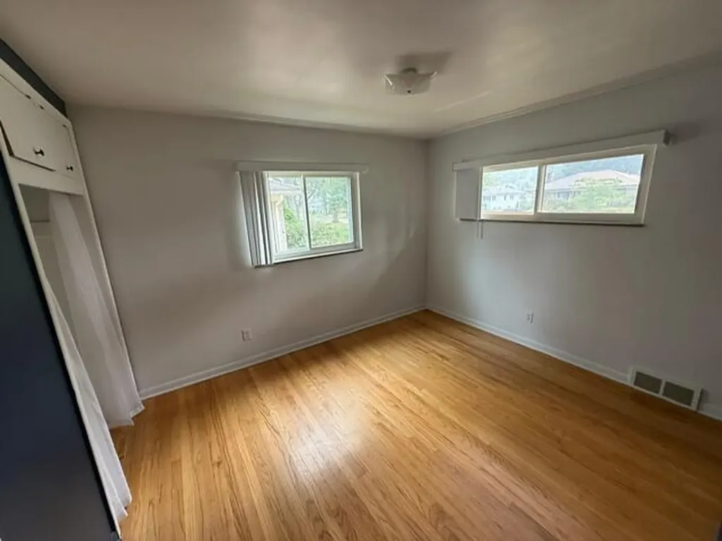 31180 E Rutland Street Beverly Hills Village MI 48025