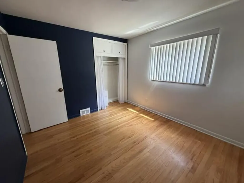 31180 E Rutland Street Beverly Hills Village MI 48025