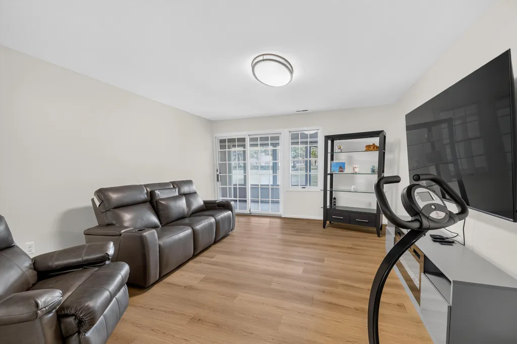 8217 Grays Drive Grosse Ile Township MI 48138