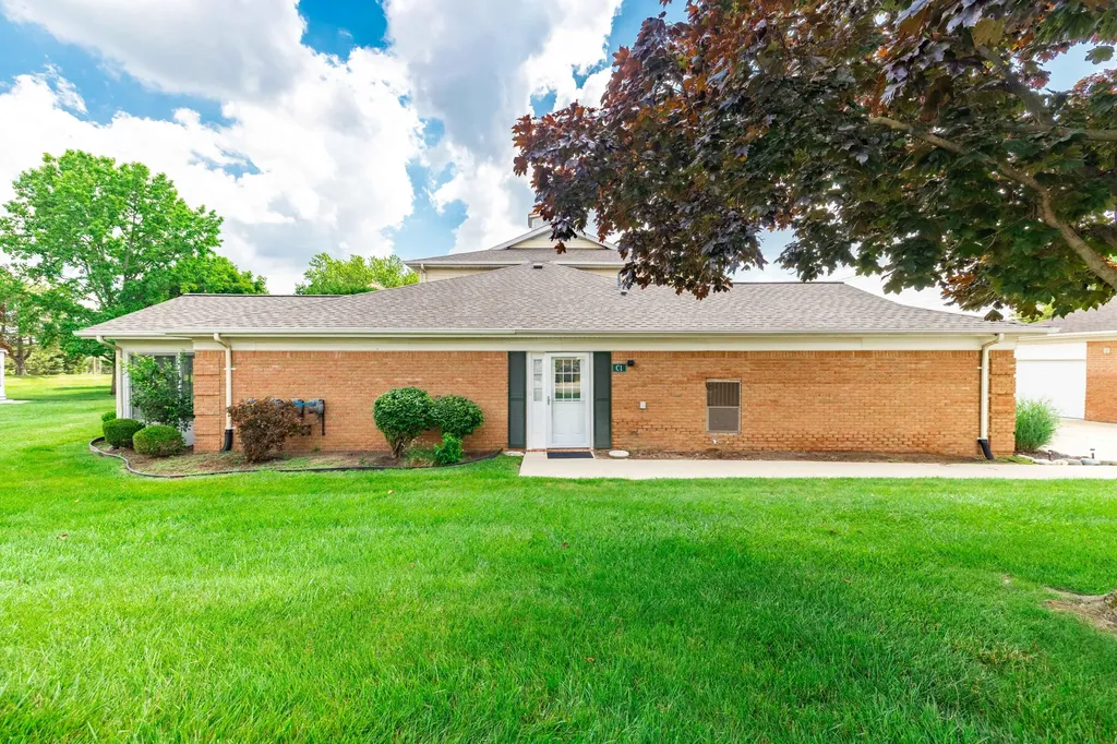 8217 Grays Drive Grosse Ile Township MI 48138