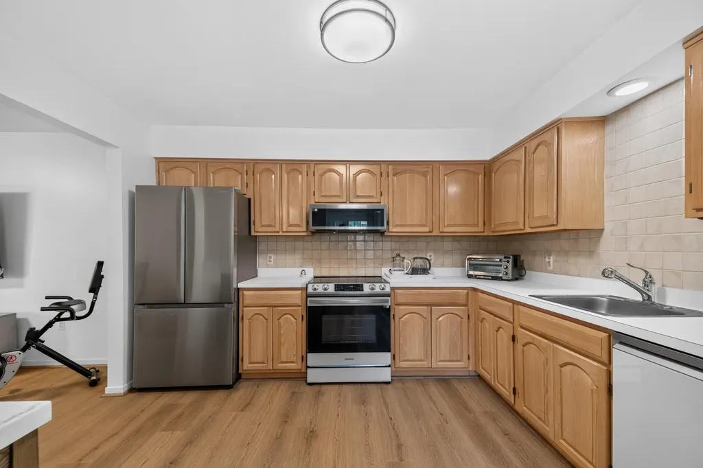 8217 Grays Drive Grosse Ile Township MI 48138