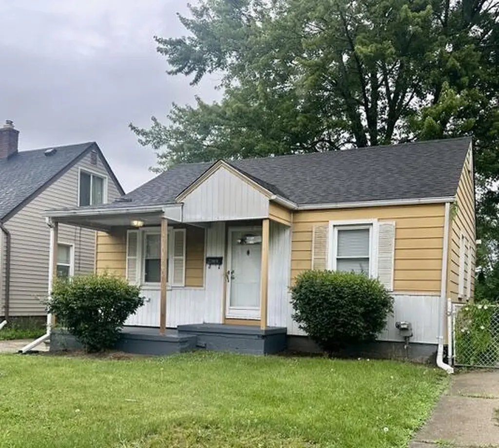 22058 Lambrecht Avenue Eastpointe City MI 48021