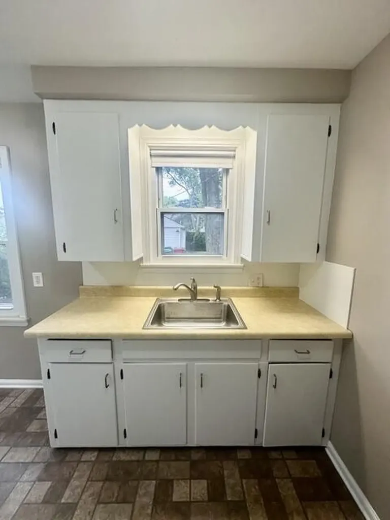 22058 Lambrecht Avenue Eastpointe City MI 48021