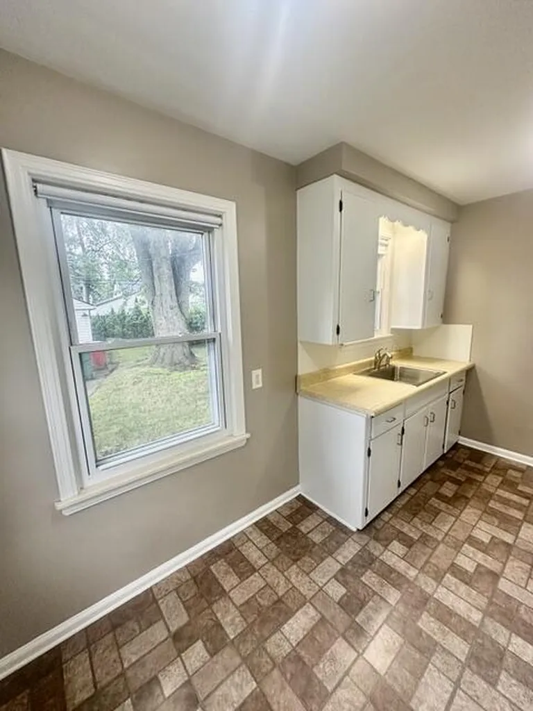 22058 Lambrecht Avenue Eastpointe City MI 48021