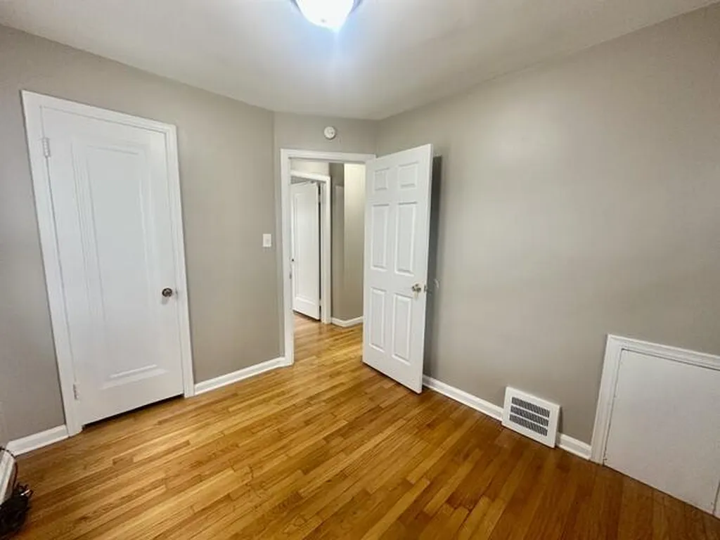 22058 Lambrecht Avenue Eastpointe City MI 48021