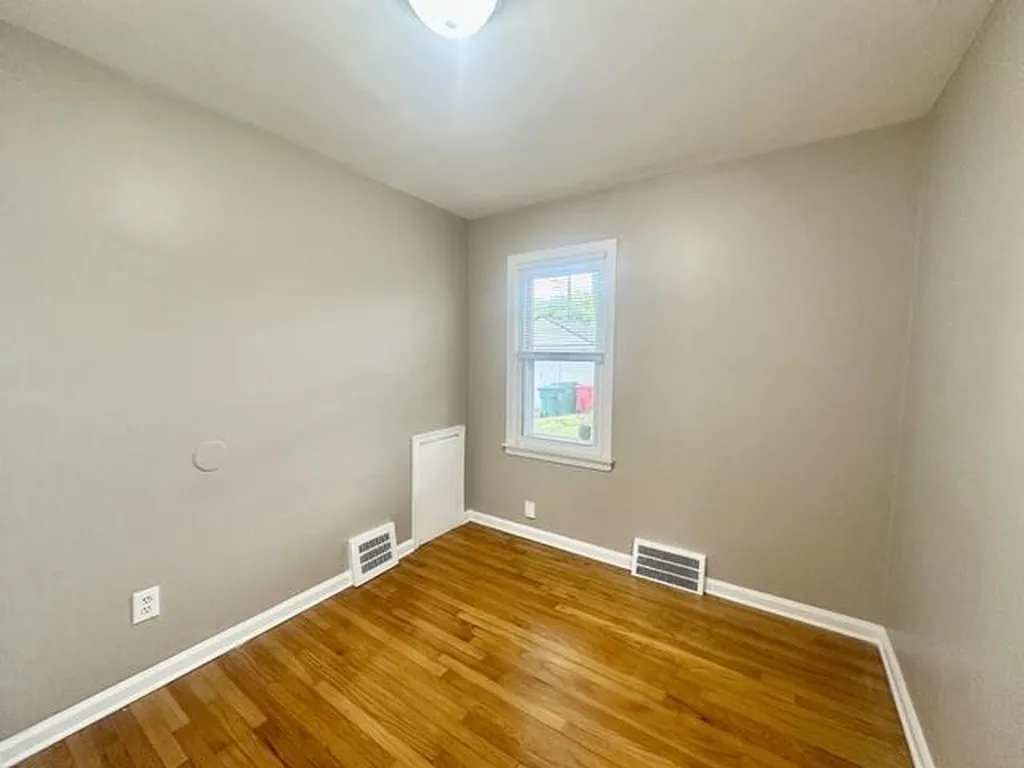 22058 Lambrecht Avenue Eastpointe City MI 48021