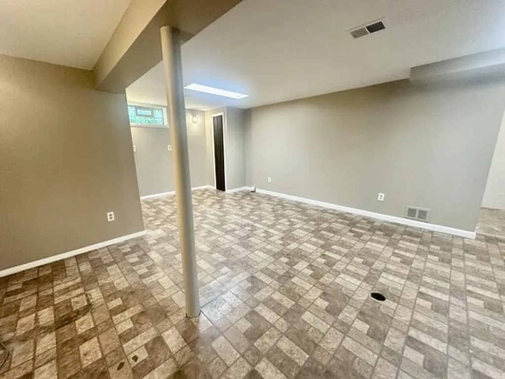 22058 Lambrecht Avenue Eastpointe City MI 48021