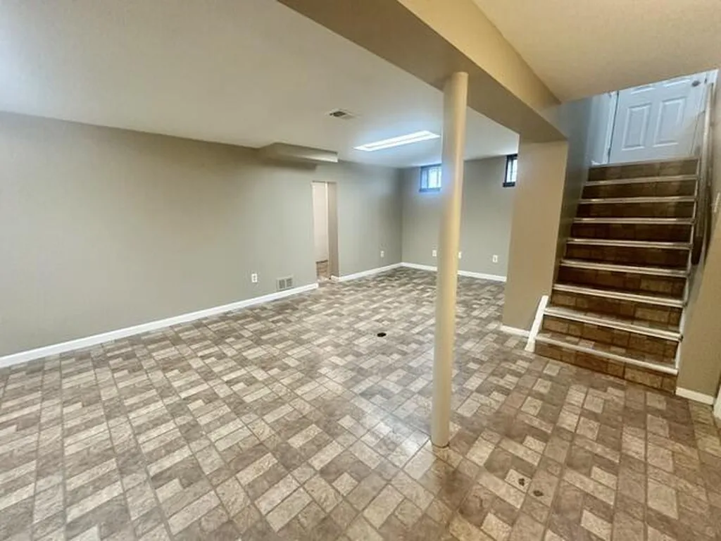 22058 Lambrecht Avenue Eastpointe City MI 48021