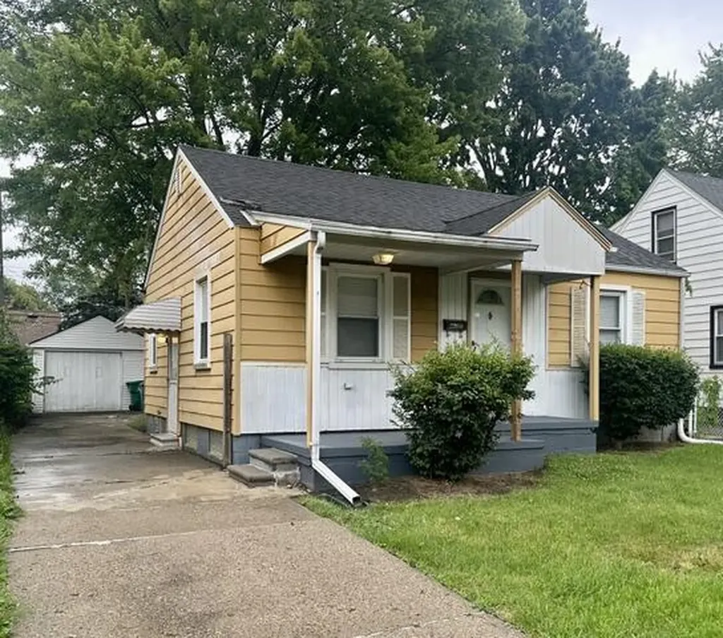 22058 Lambrecht Avenue Eastpointe City MI 48021