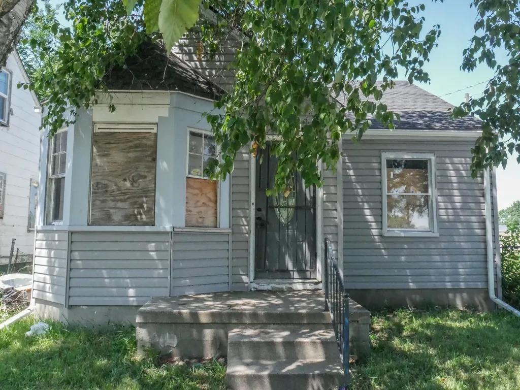 20525 Russell Highland Park City MI 48203