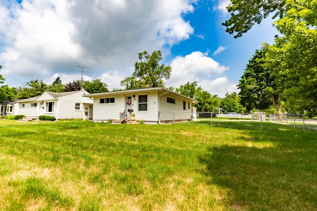 1195 Oak Street Ypsilanti Charter Township MI 48198
