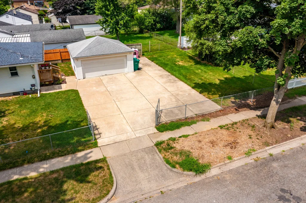 1195 Oak Street Ypsilanti Charter Township MI 48198