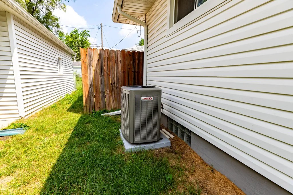 1195 Oak Street Ypsilanti Charter Township MI 48198