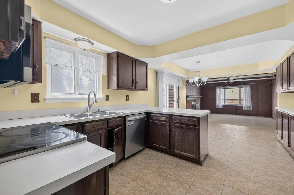 15661 Cumberland Street Riverview City MI 48193